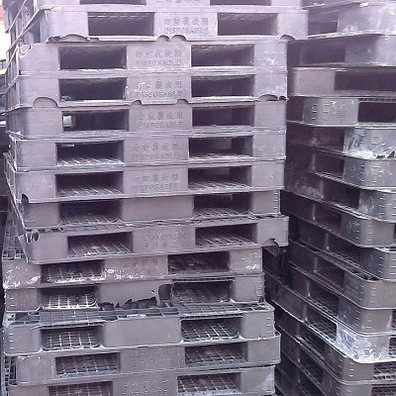 Пластмассовые поддоны